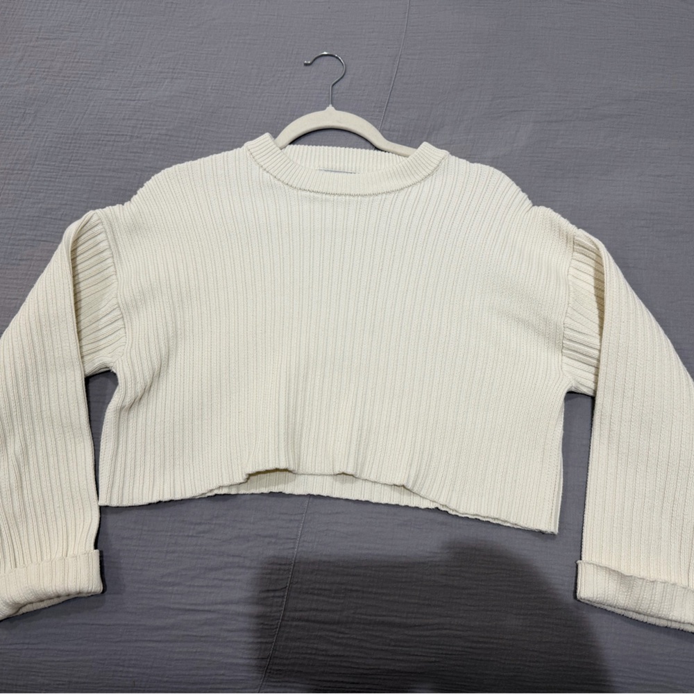Bershka Ribbed Knit Sweater semi cropped